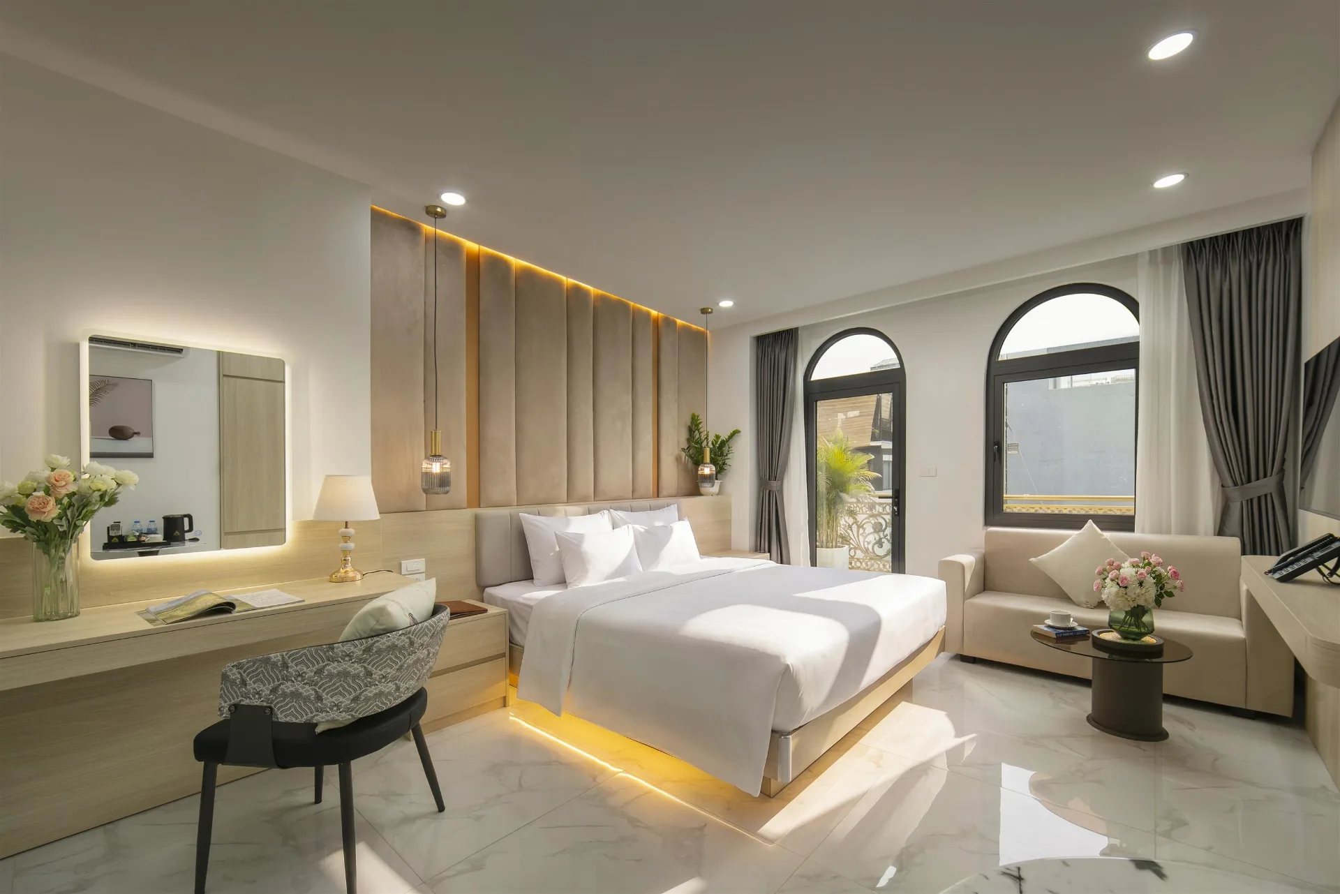 Deluxe Double Room with Balcony and Bathtub