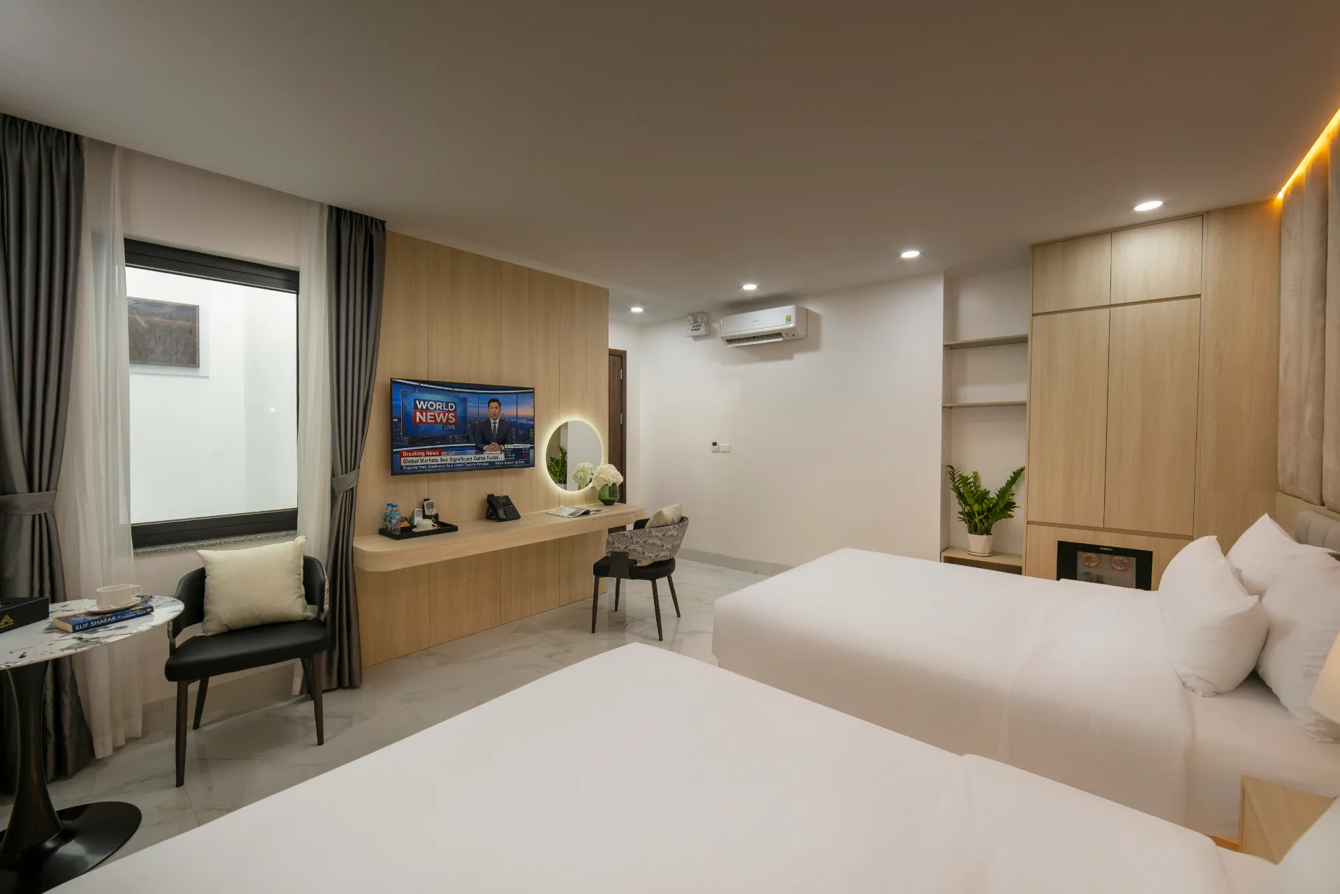 Family Room With Two Beds — ảnh 3